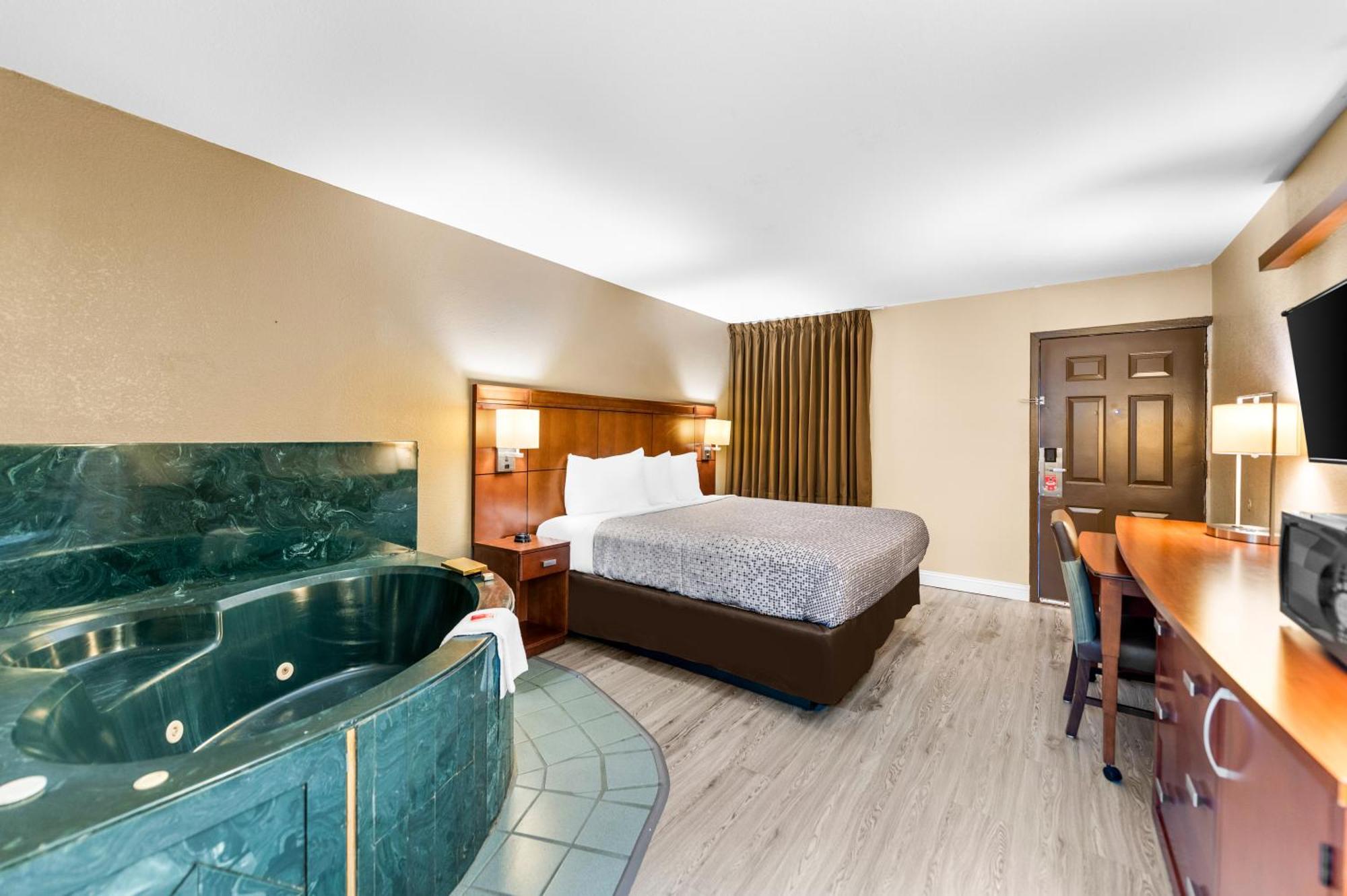 Econo I-30 Lodge