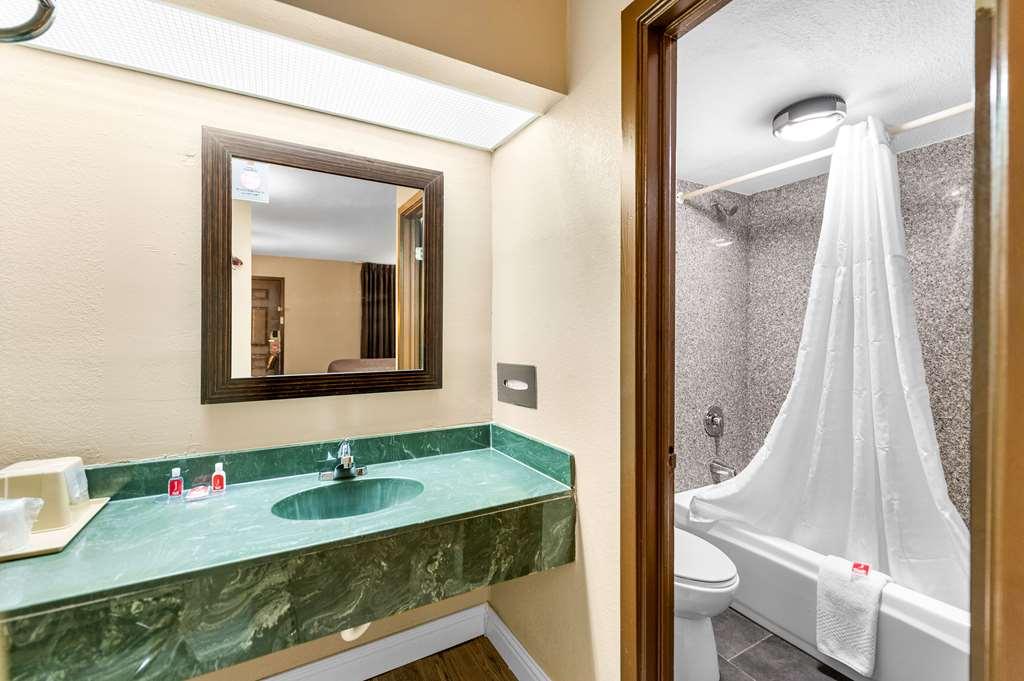 Econo I-30 Lodge *