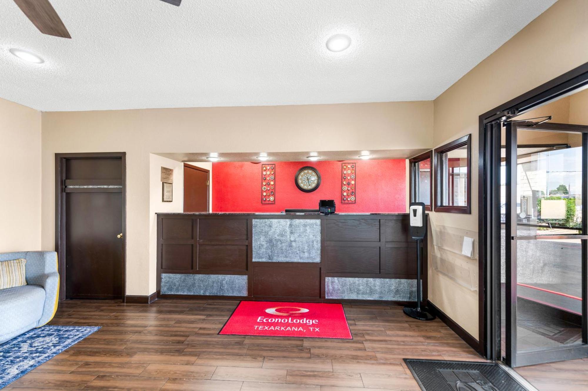 Lodge Econo I-30 *